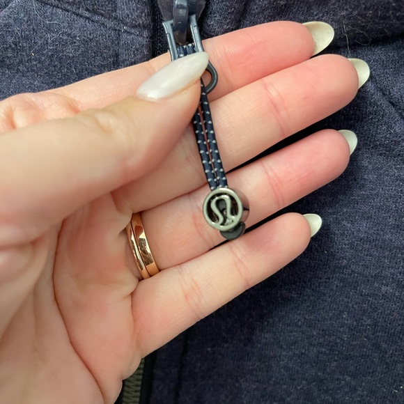 Lululemon Scuba Hoodie full zip - Picture 5 of 5